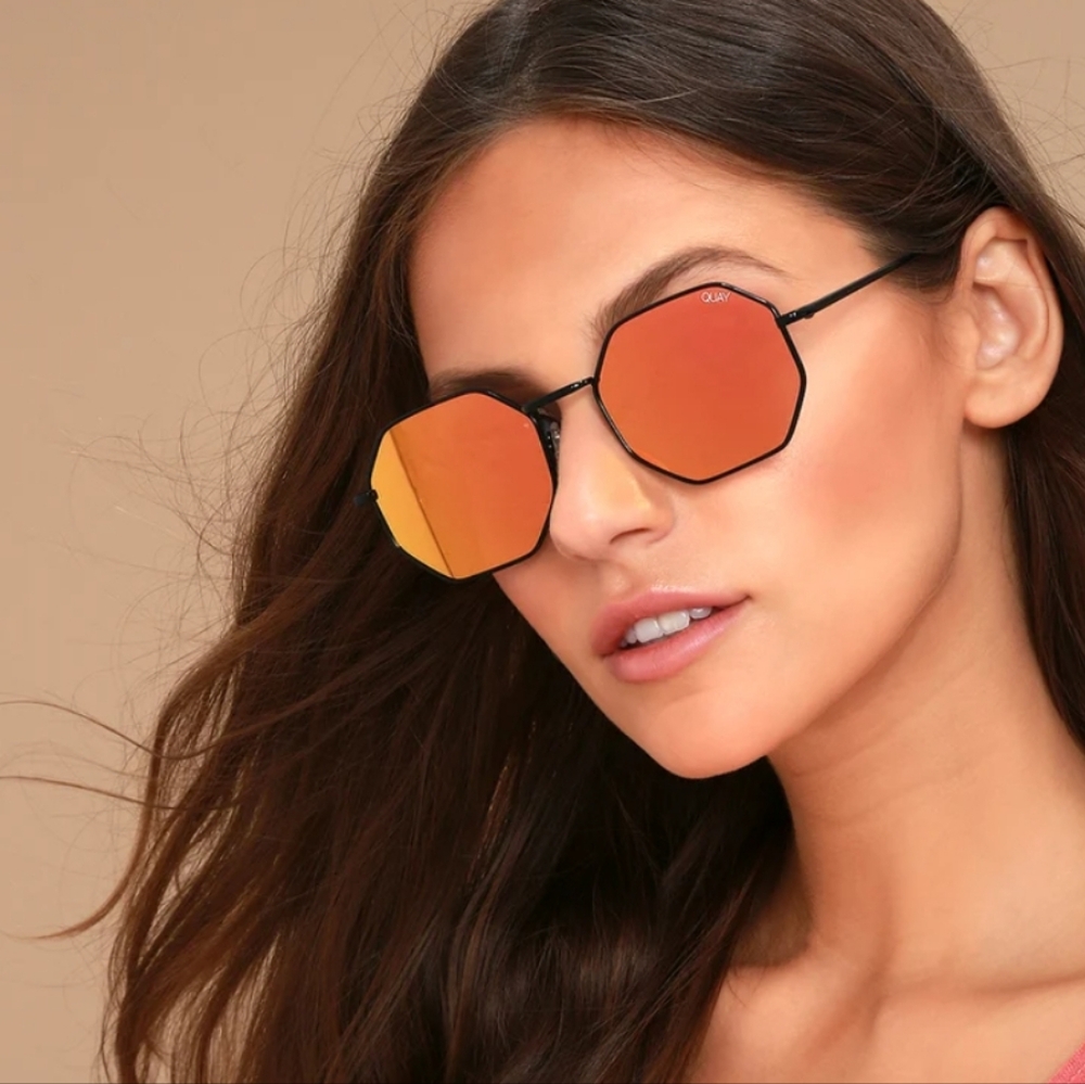 Quay Australia On A Dime Hexagonal Mirror Sunglasses.